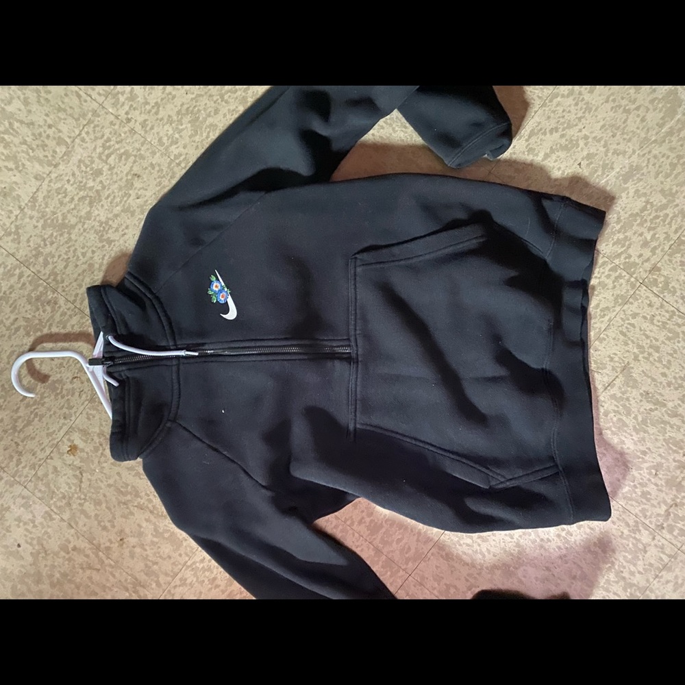 Shirts/sweaters